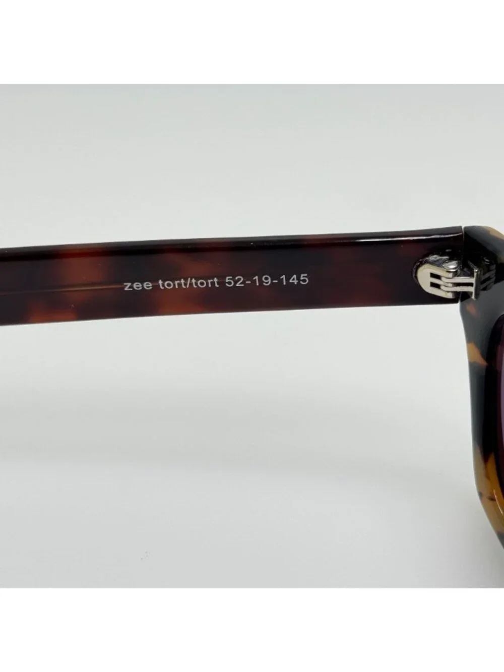 Eyemusement Zee Tort/Tort Sunglasses 52-19-145